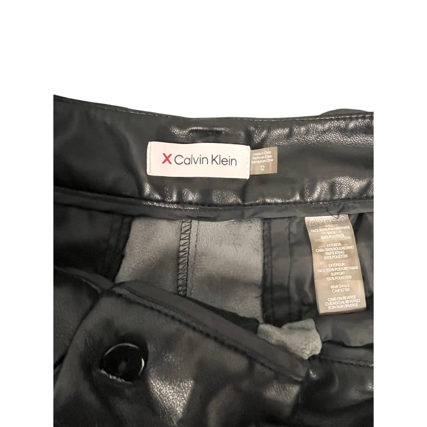 Pantalones cortos de piel sintética negros de Calvin Klein para mujer