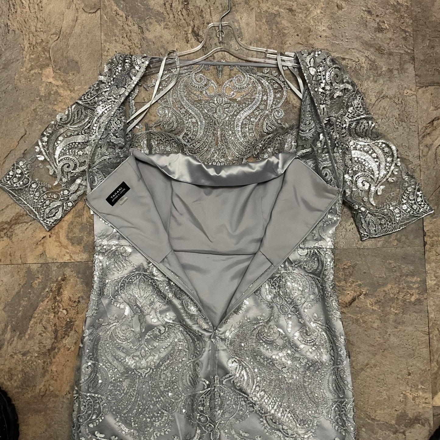 Robe mi-longue à sequins argentés Tahari Arthur S. Levine