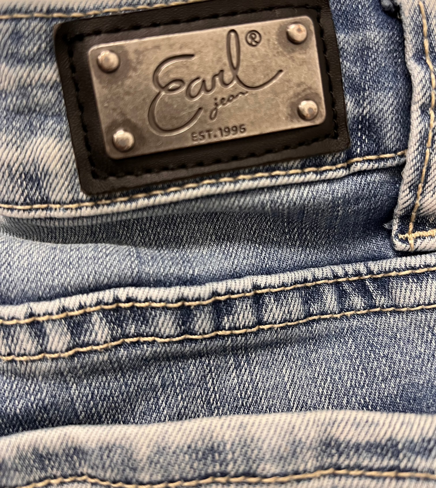 Jean bleu brodé Earl pour femme